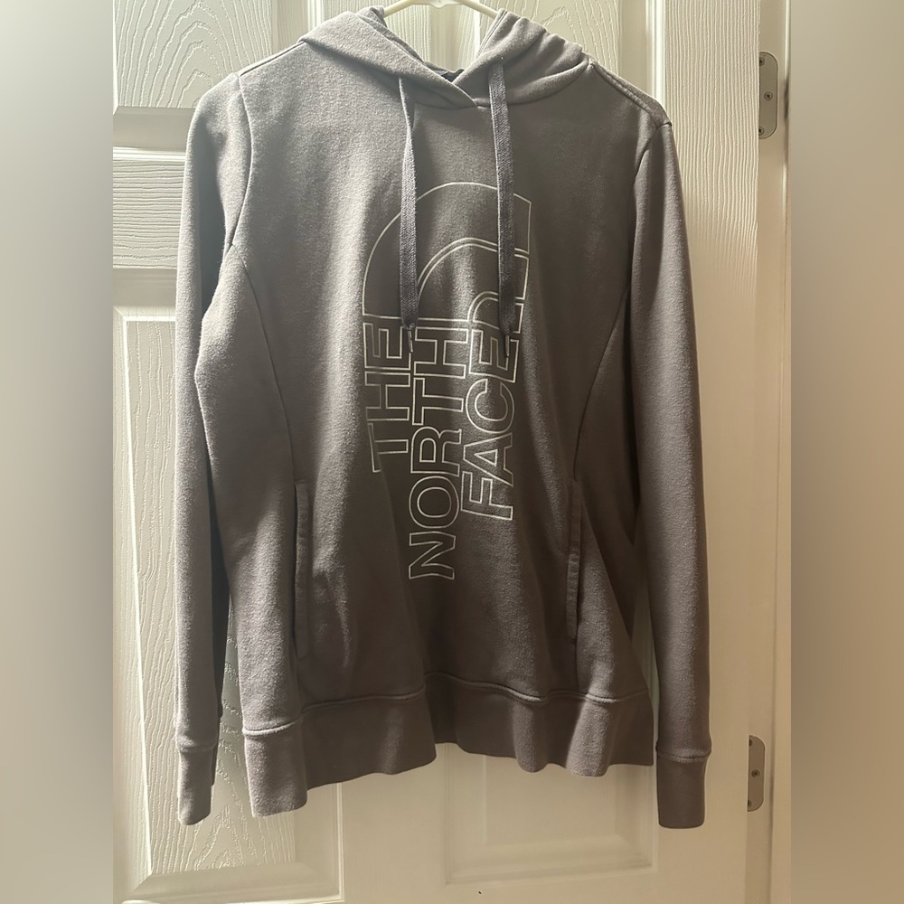 The North Face Women’s Charcoal Hoodie